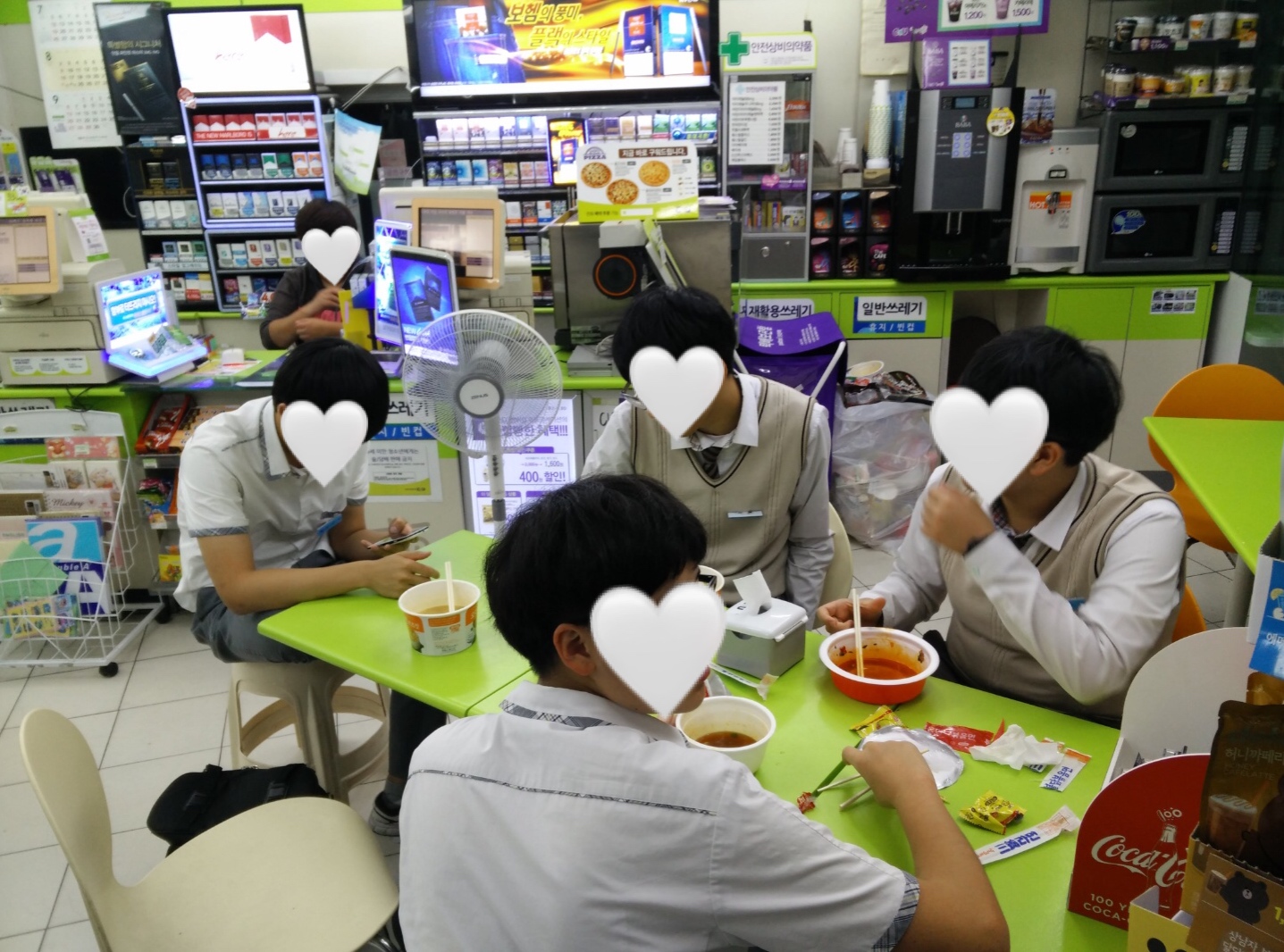 韓国のトップ大学に合格→アメリカの大学に入学した韓国人学生に聞く受験勉強事情のコンビニで夜ご飯